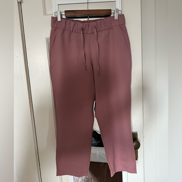 Lululemon On The Fly Crop Woven Red Dust 23” - Picture 4 of 4